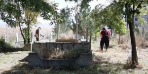 Afşin’de Mezarlık Bakımları Devam Ediyor!