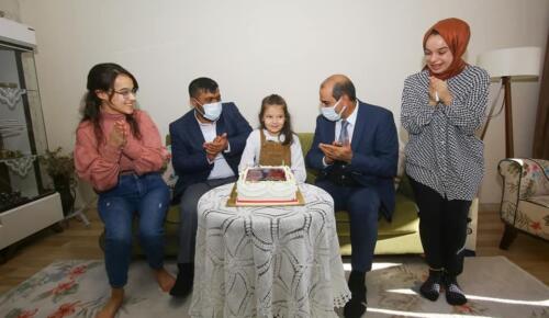 Şehit Kızına İl Emniyet Müdüründen Doğum Günü Sürprizi