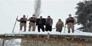 Jandarma Ekiplerinden Örnek Davranış!