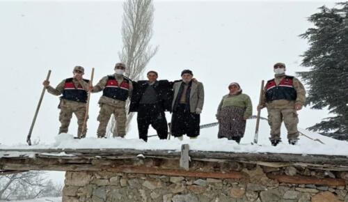 Jandarma Ekiplerinden Örnek Davranış!