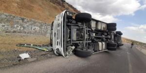 Afşin-Göksun Karayolunda Tır Yan Yattı; 1 Yaralı