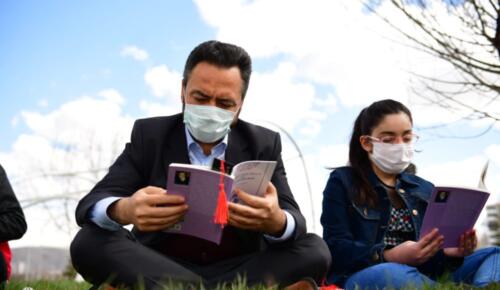 Başkan Gürbüz, “Kitaplar Sessiz Öğretmenlerdir” Dedi