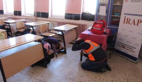 AFAD Afşin’de Öğrencilere Deprem Eğitimi Verdi!