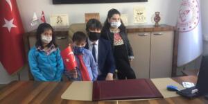 İlçe Milli Eğitim Müdürü Fatih Kaba’ya, Küçük Öğrencilerden Ziyaret!