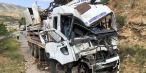 Freni Patlayan Kamyon, 3 Araca Çarptı!