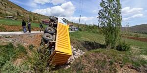 Göksun’da Kamyon Devrildi!