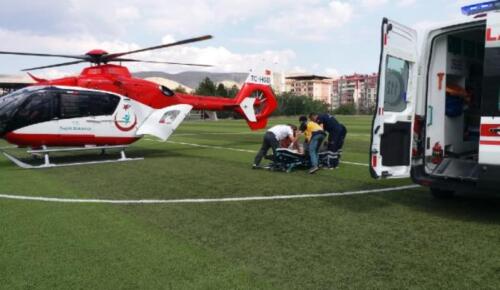 Kalp krizi geçirdi, ambulans helikopterle hastaneye ulaştırıldı