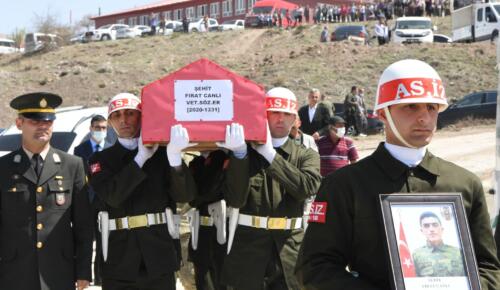 Şehidimiz Tekbirlerle Son Yolculuğuna Uğurlandı