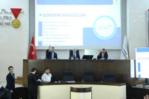 meclis toplantisi 4 300x200 Büyükşehirden 800 Milyon TL’lik Dev Yatırım Hizmete Açıldı.