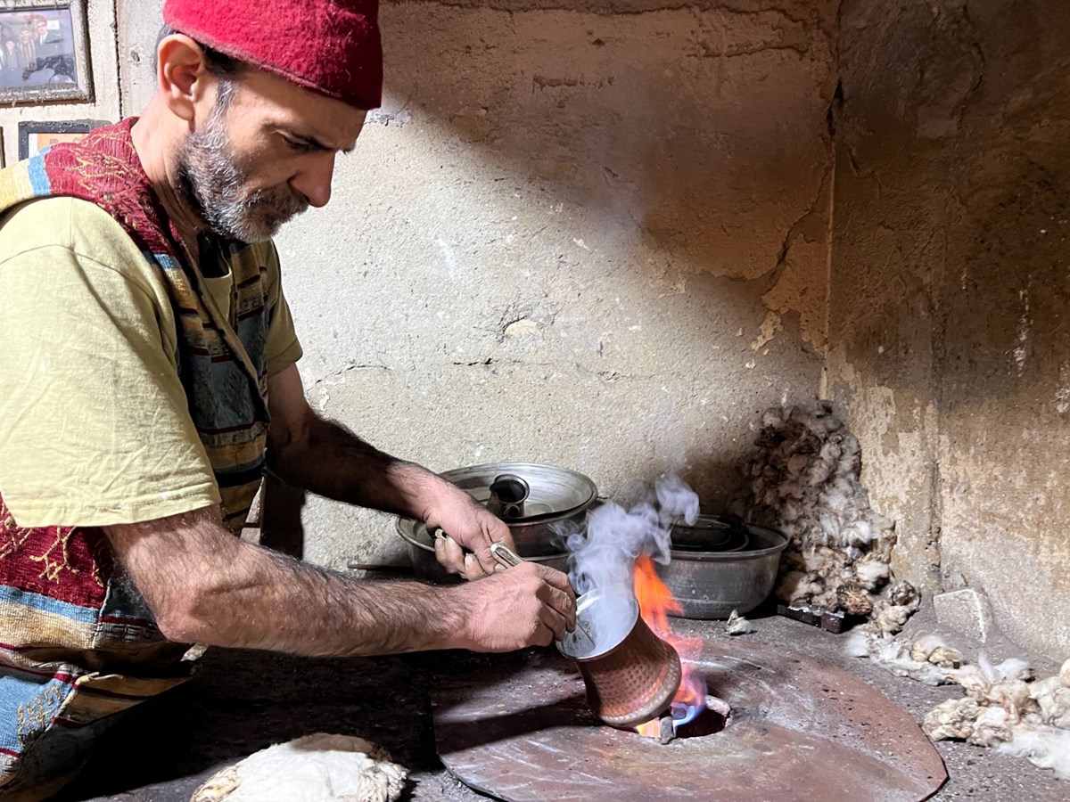 1736804832 534 40 yillik usta cirak yetismiyor diye sitem etti Bu meslegi Başkan Görgel: “Kurban Bayramı’mız Kutlu Olsun”
