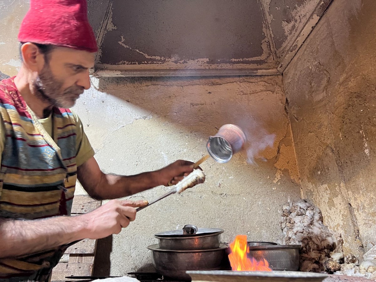 1736804832 548 40 yillik usta cirak yetismiyor diye sitem etti Bu meslegi Başkan Görgel: “Kurban Bayramı’mız Kutlu Olsun”