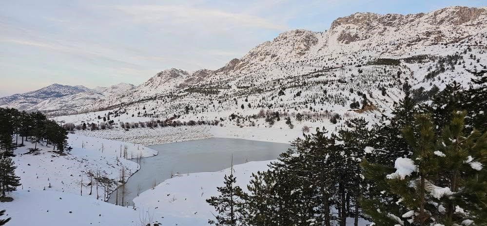 1739744971 870 Akdenizin Sibiryasinda golet dondu Büyükşehir’de Yılın Son Meclis Toplantısı Gerçekleştirildi!