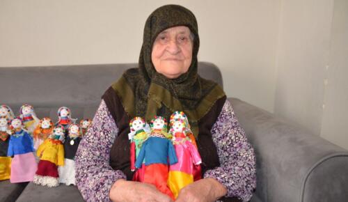 93 yaşındaki Şerife nine çocuklar için yapıyor: “Kimseye parayla satmıyorum” – Son Dakika Türkiye Haberleri