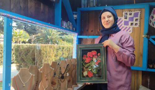 Depremden sonra kursa gitti, kendi işini kurdu: El emeğiyle yapıp, satıyor – Son Dakika Türkiye Haberleri