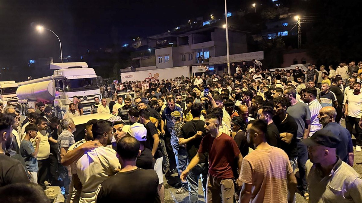 1757816935 222 Tirin carptigi genc oldu mahalleli yolu kapatti Başkan Görgel: “Kurban Bayramı’mız Kutlu Olsun”