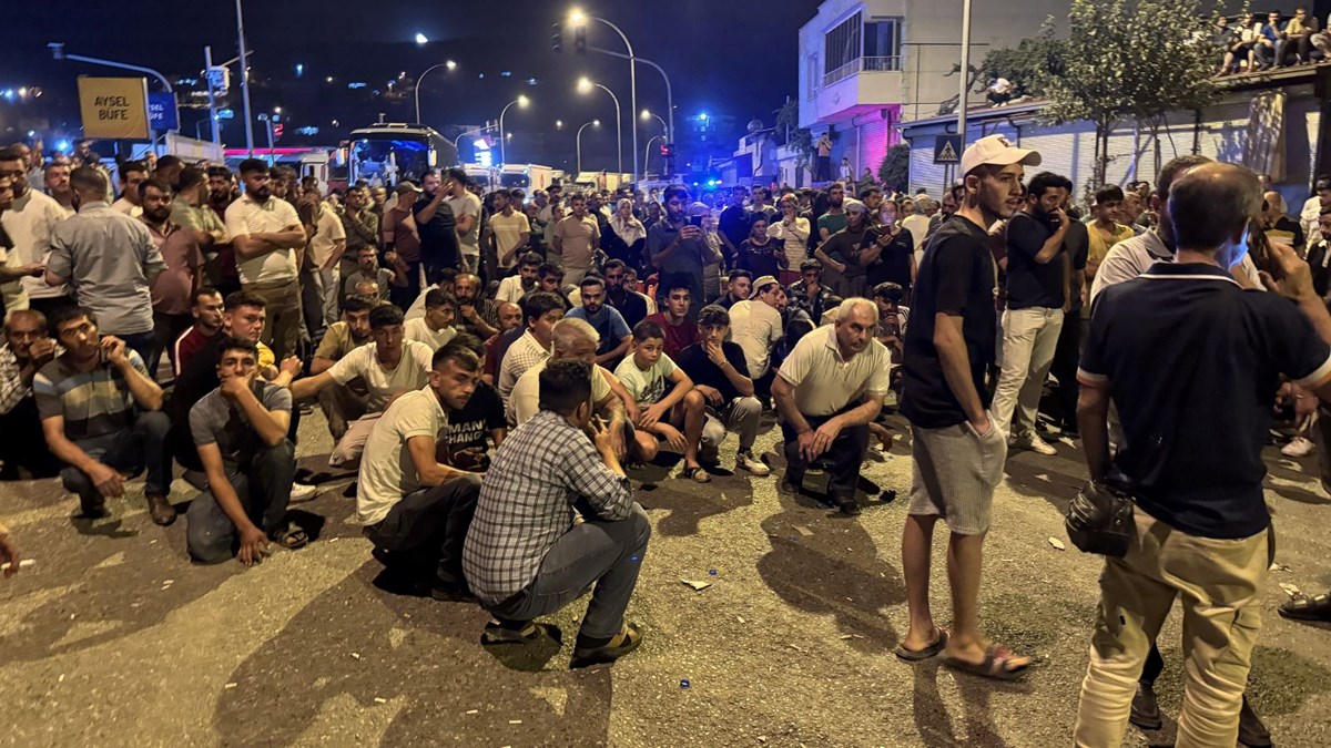 1757816935 901 Tirin carptigi genc oldu mahalleli yolu kapatti Başkan Görgel: “Kurban Bayramı’mız Kutlu Olsun”