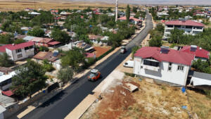 Afşin Spor Yönetimi Başkan Kıraç’ı Ziyaret Etti! asfalt calismalari3 300x169 Afşin Spor Yönetimi Başkan Kıraç’ı Ziyaret Etti!